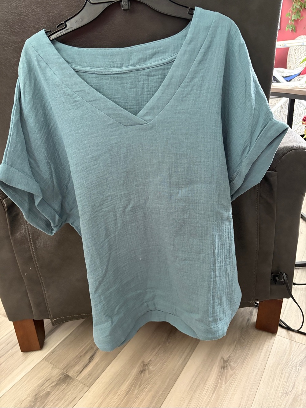 Cupshe Relaxed V-Neck Cotton Gauze Top in Light Teal